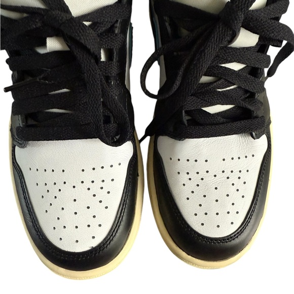 NIB Air Jordan 1 Mid SE - Picture 5 of 8